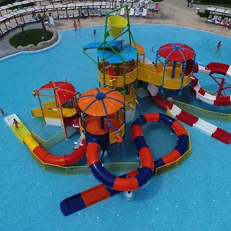 Aqua Nevis & Aqua Park Отель Солнечный берег