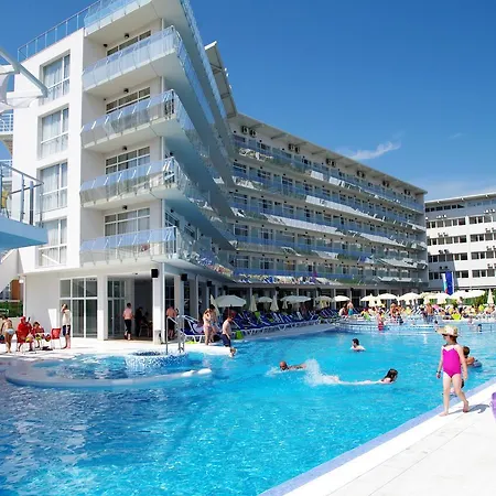 Отель Aqua Nevis & Aqua Park Солнечный берег