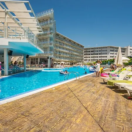Отель Aqua Nevis & Aqua Park Солнечный берег