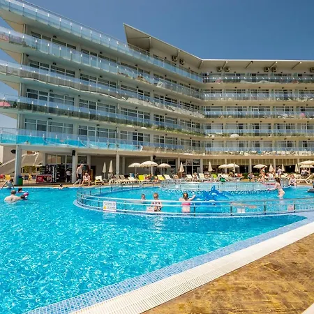 Отель Aqua Nevis & Aqua Park Солнечный берег