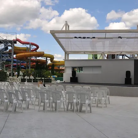 Aqua Nevis & Aqua Park サニービーチ