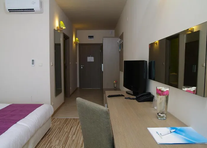 Aqua Nevis & Aqua Park Hotel