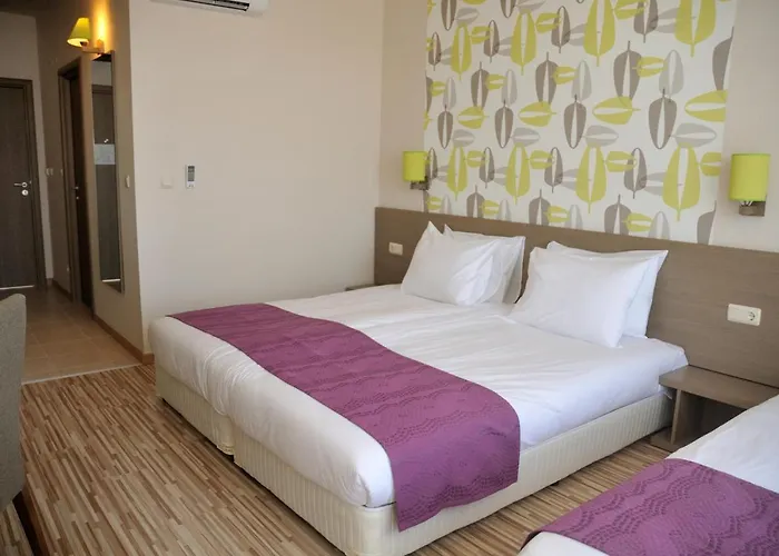 Hotel Aqua Nevis & Aqua Park 3*