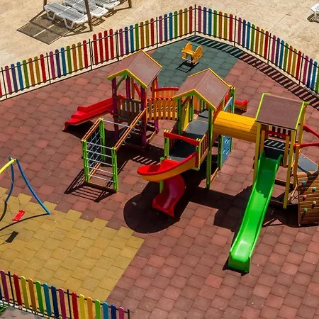 מלון Aqua Nevis & Aqua Park