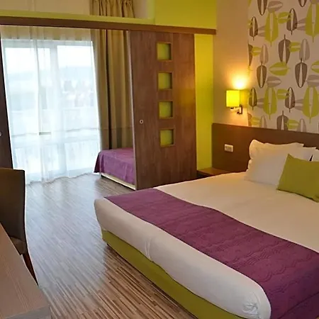 Aqua Nevis & Aqua Park 3*