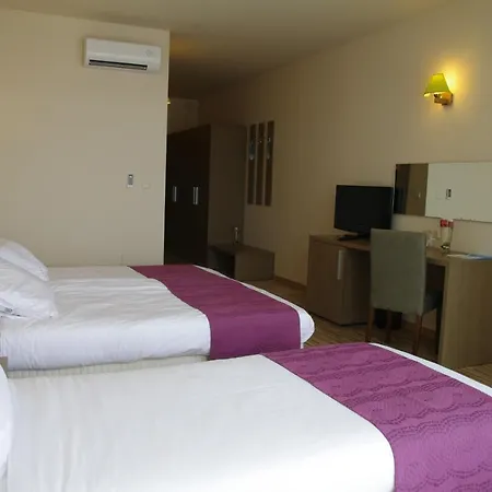 Aqua Nevis & Aqua Park ساني بيتش