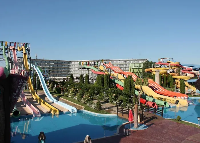 Aqua Nevis & Aqua Park Отель 3*