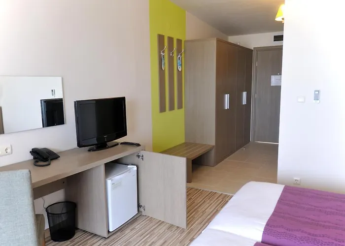 Aqua Nevis & Aqua Park 3* Sunny Beach