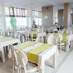 Hotell Aqua Nevis & Aqua Park Slăntjev Brjag
