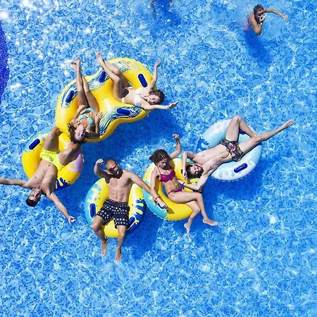 ホテル Aqua Nevis & Aqua Park