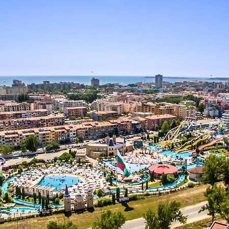Aqua Nevis & Aqua Park ホテル 3*